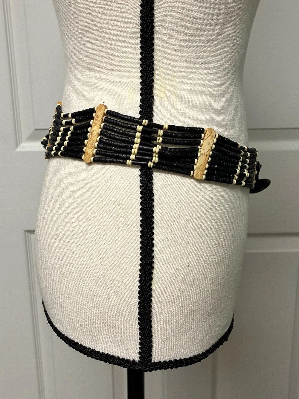 Vintage 1970s handmade bone & horn bead belt.